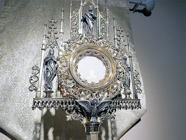 Fennimore Adoration
